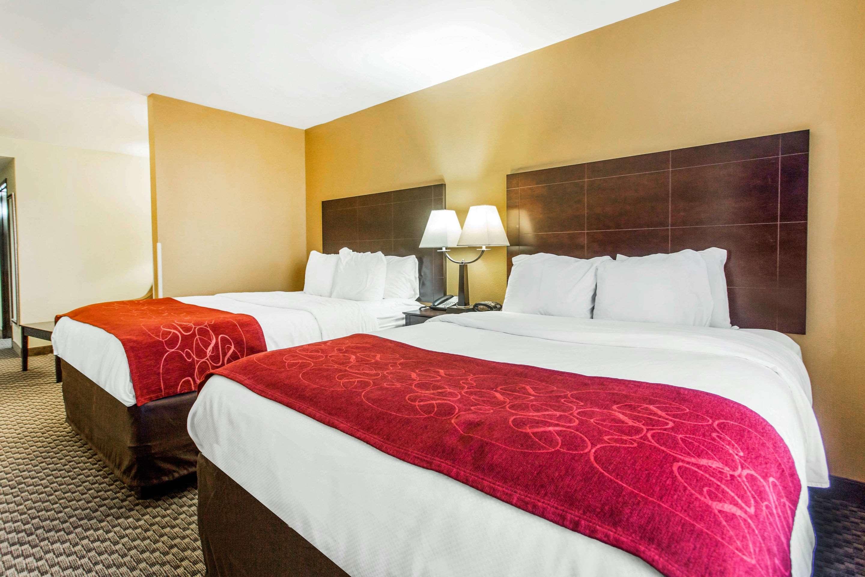 Comfort Suites Clinton Near Presbyterian College Εξωτερικό φωτογραφία