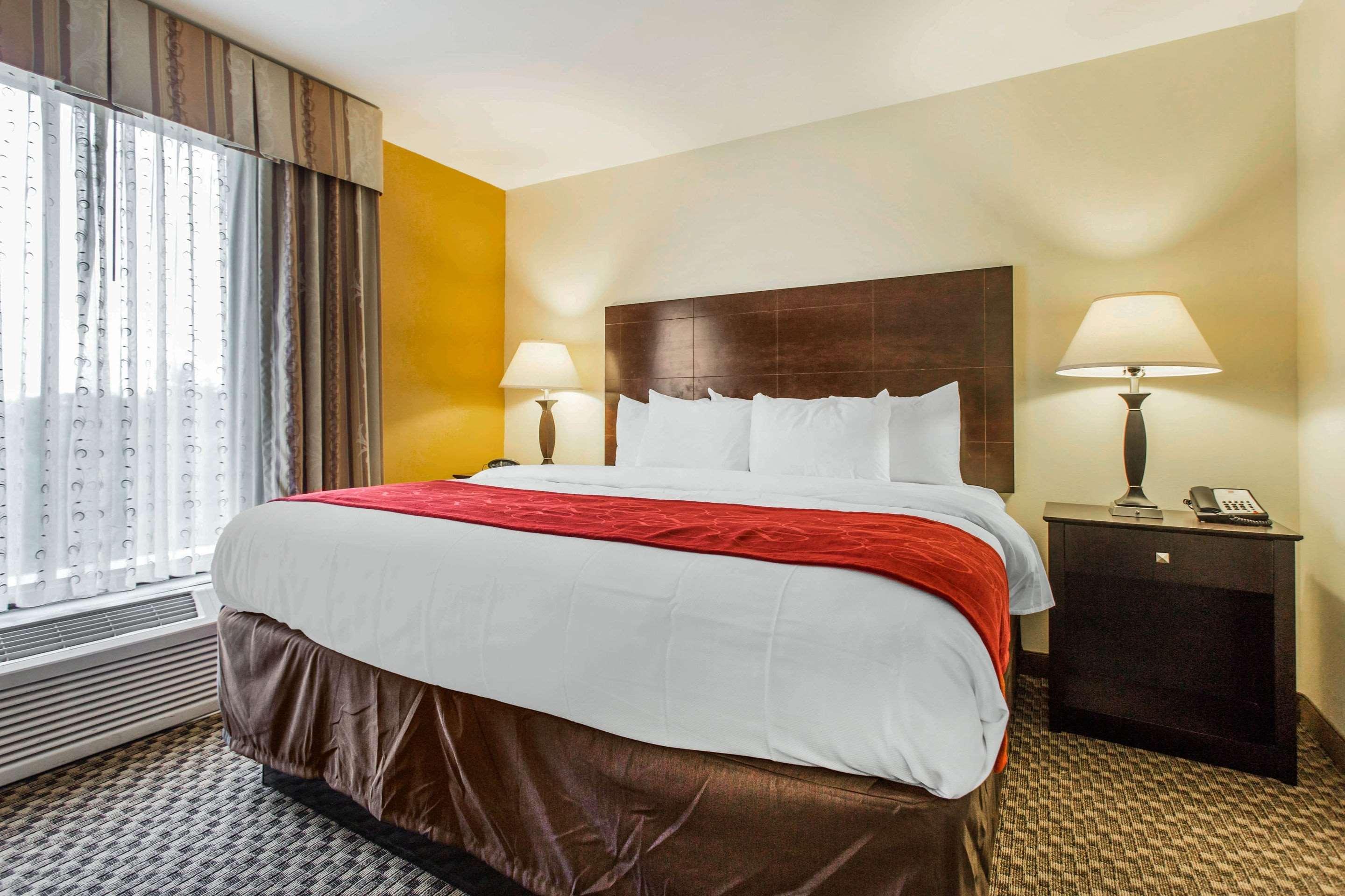 Comfort Suites Clinton Near Presbyterian College Εξωτερικό φωτογραφία
