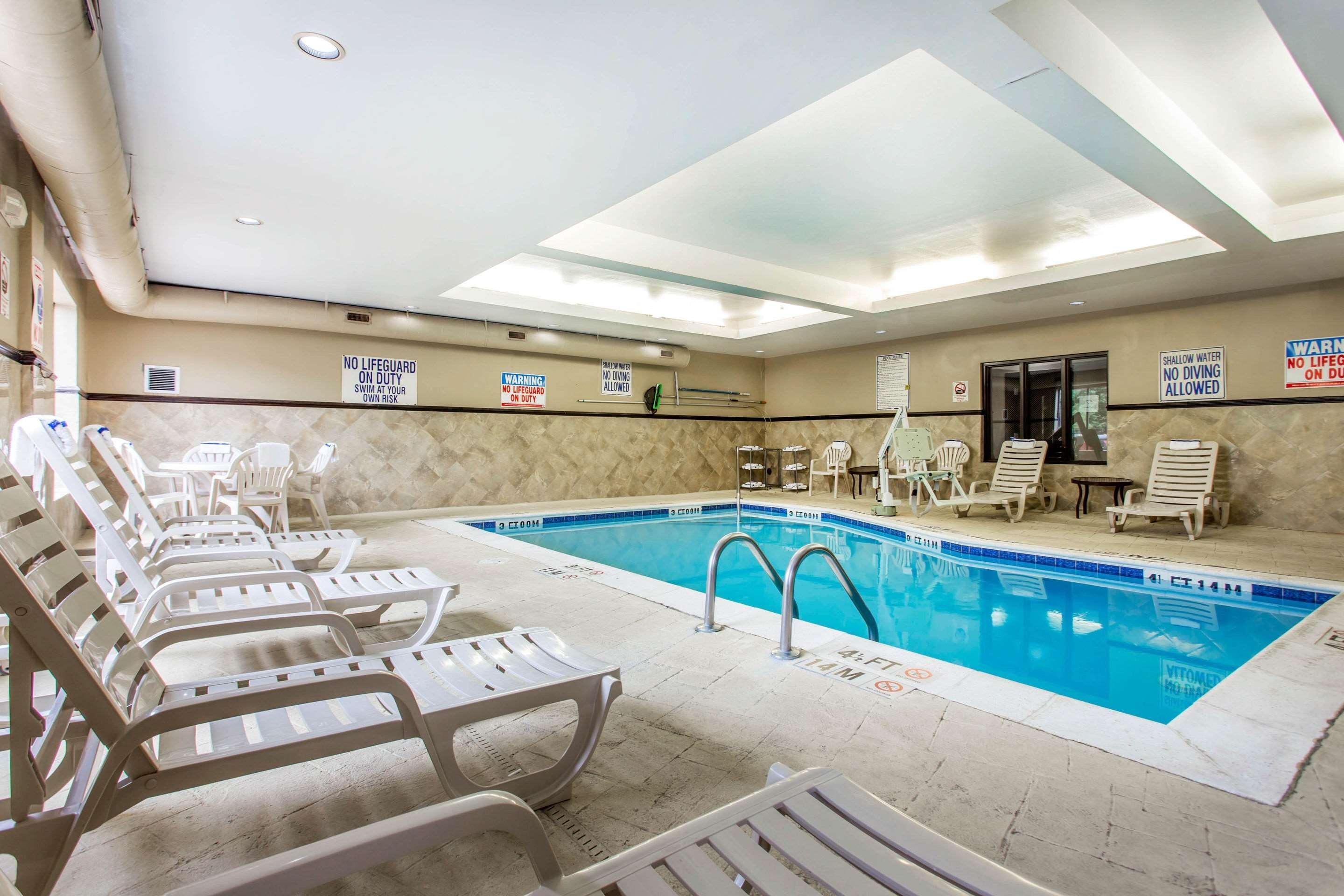 Comfort Suites Clinton Near Presbyterian College Εξωτερικό φωτογραφία