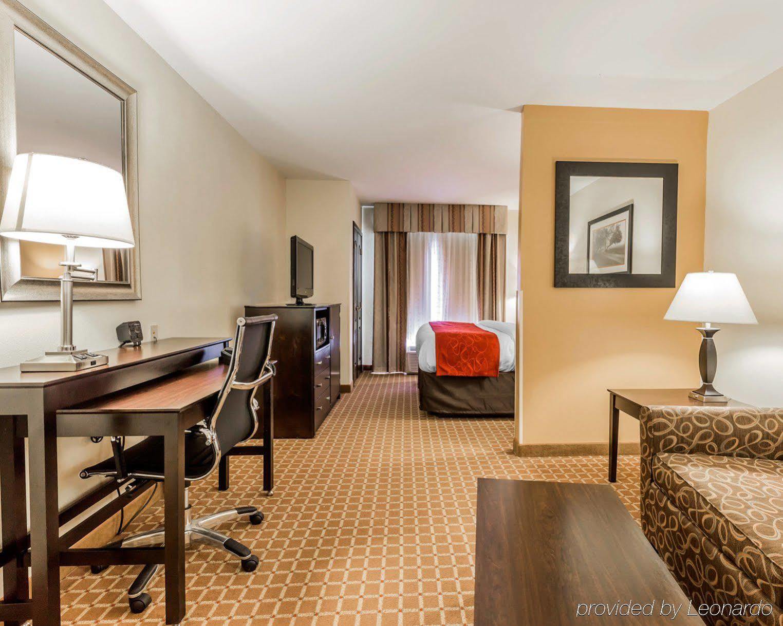 Comfort Suites Clinton Near Presbyterian College Εξωτερικό φωτογραφία